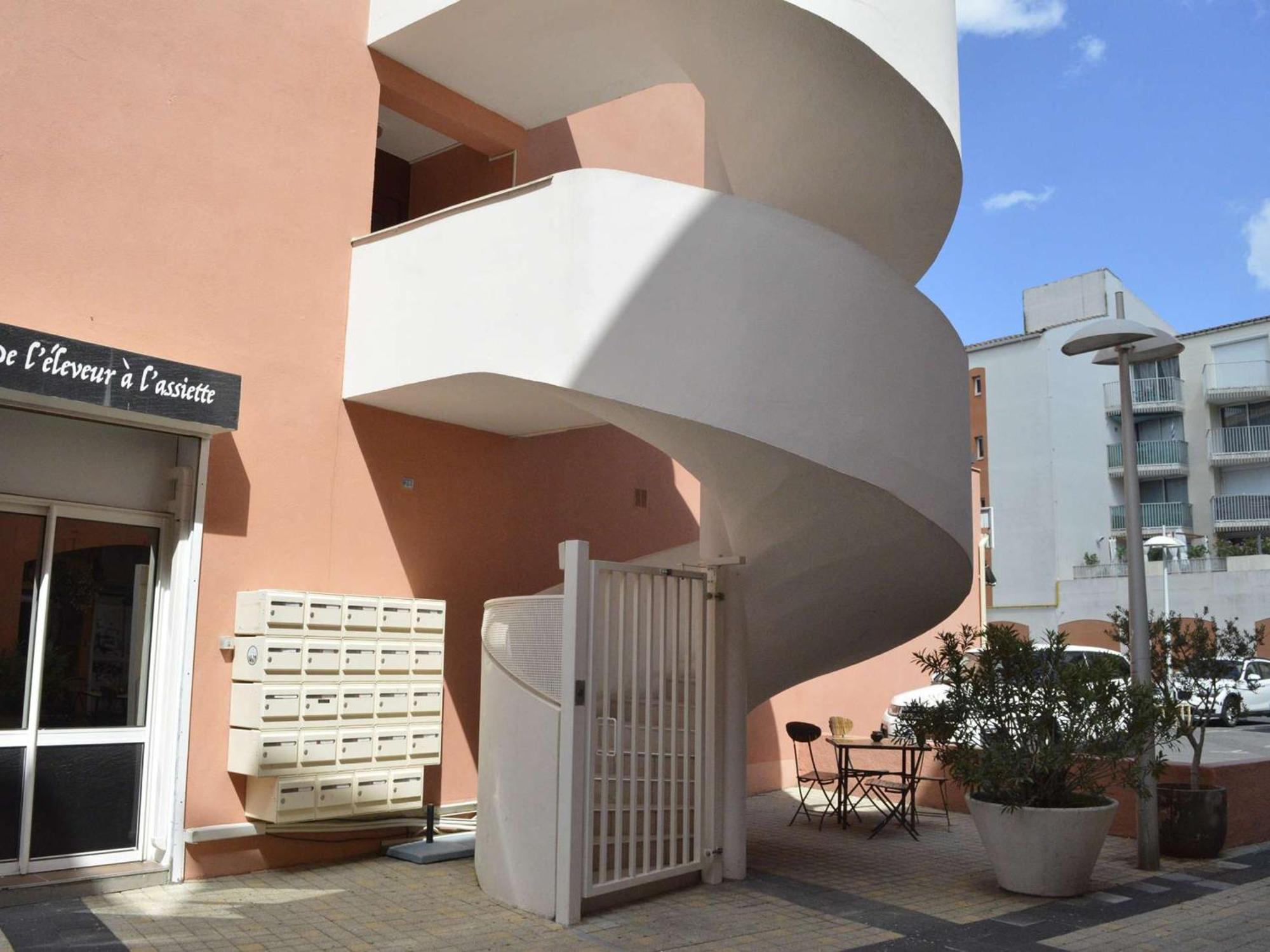 Renove Avec Parking A 850m De La Plage, Proche Port Et Commerces - Cap D'agde - Fr-1-249-252 Apartment